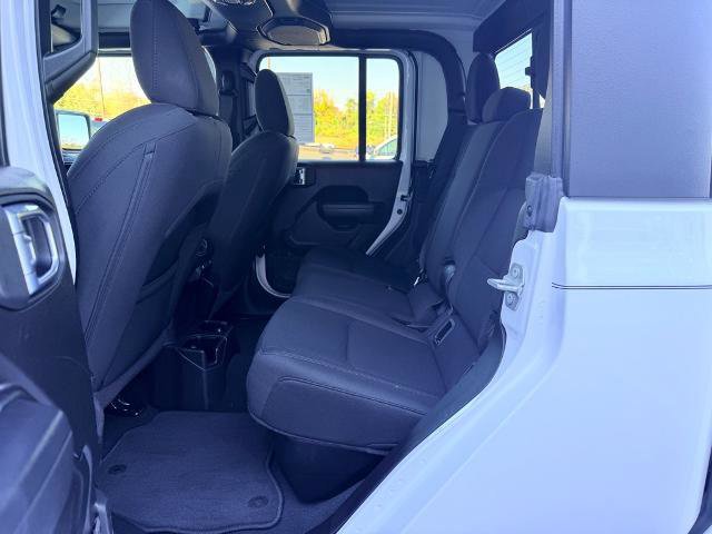 Used 2022 Jeep Gladiator Sport image 33
