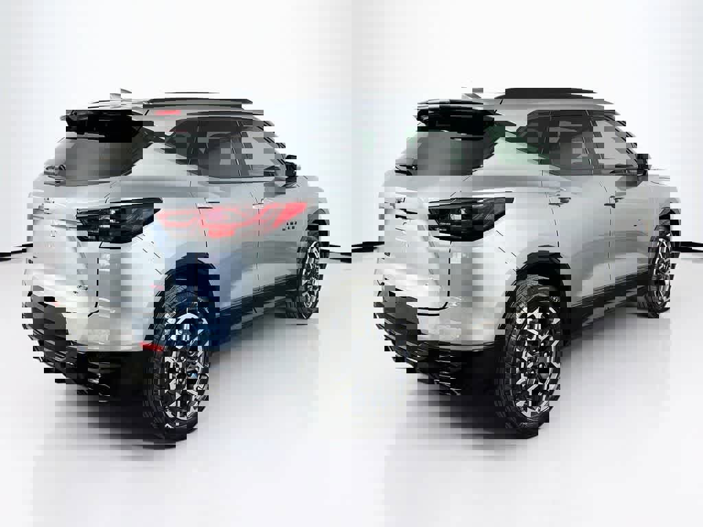 Used 2025 Chevrolet Blazer RS image 5