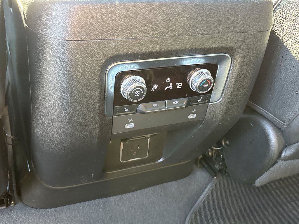 Used 2023 GMC Yukon XL Denali AWD/4WD image 20