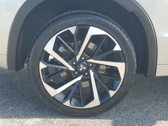 Used 2024 Mitsubishi Outlander SEL image 5