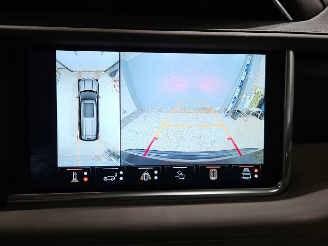 Used 2024 GMC Yukon Denali w/ Advanced Technology Package AWD/4WD image 27