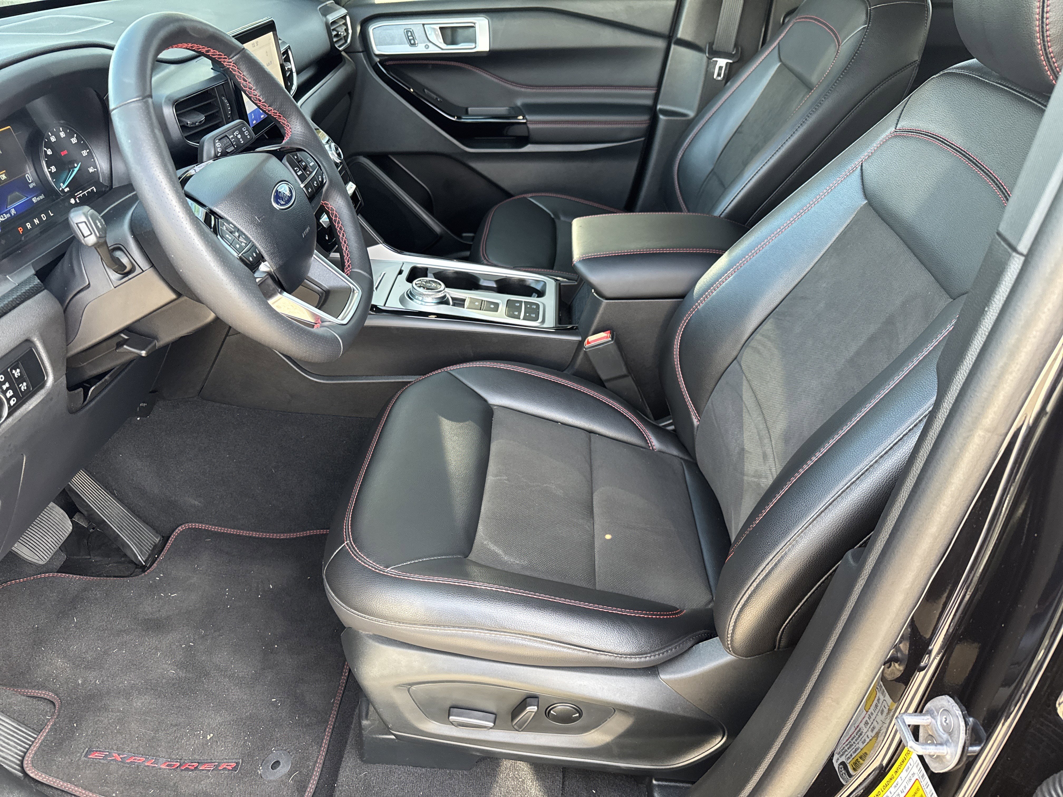 Certified 2024 Ford Explorer ST-Line w/ Class IV Trailer Tow Package image 10