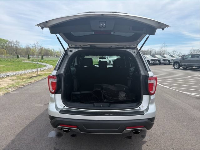 Certified 2018 Ford Explorer XLT AWD/4WD image 11
