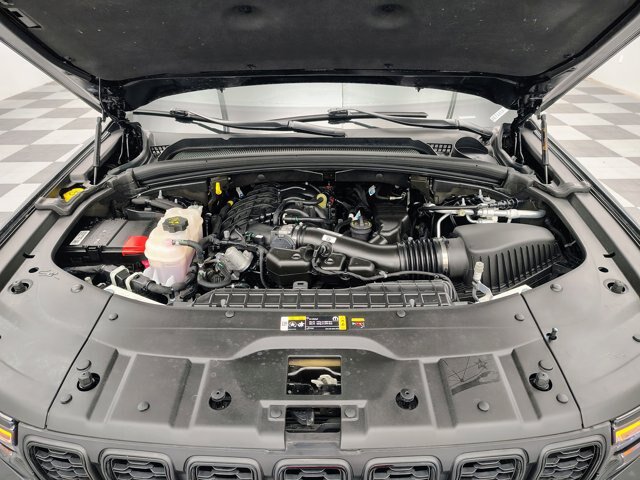 Used 2023 Jeep Grand Cherokee Altitude AWD/4WD image 16