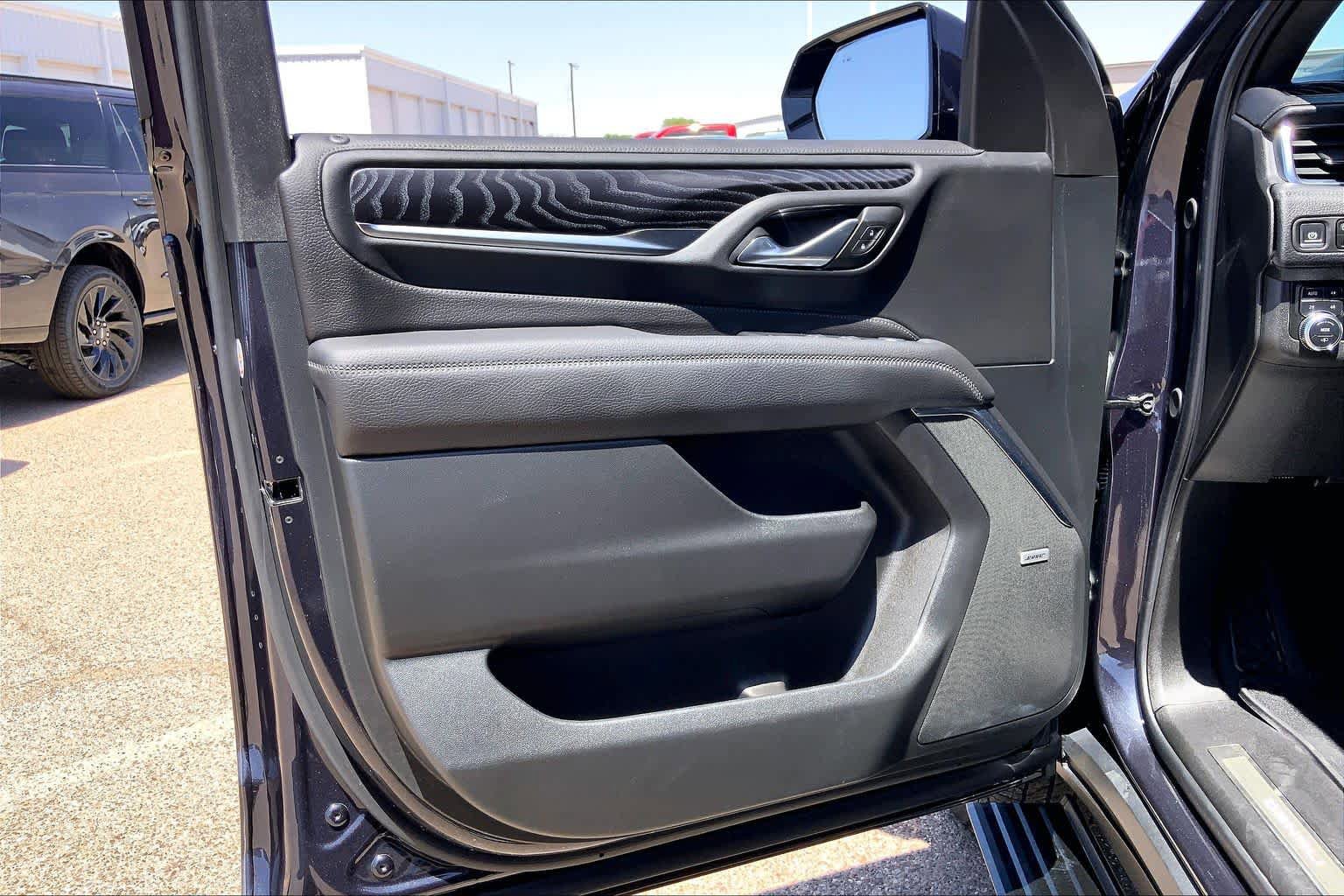 Used 2024 GMC Yukon XL Denali w/ Denali Reserve Package AWD/4WD image 22