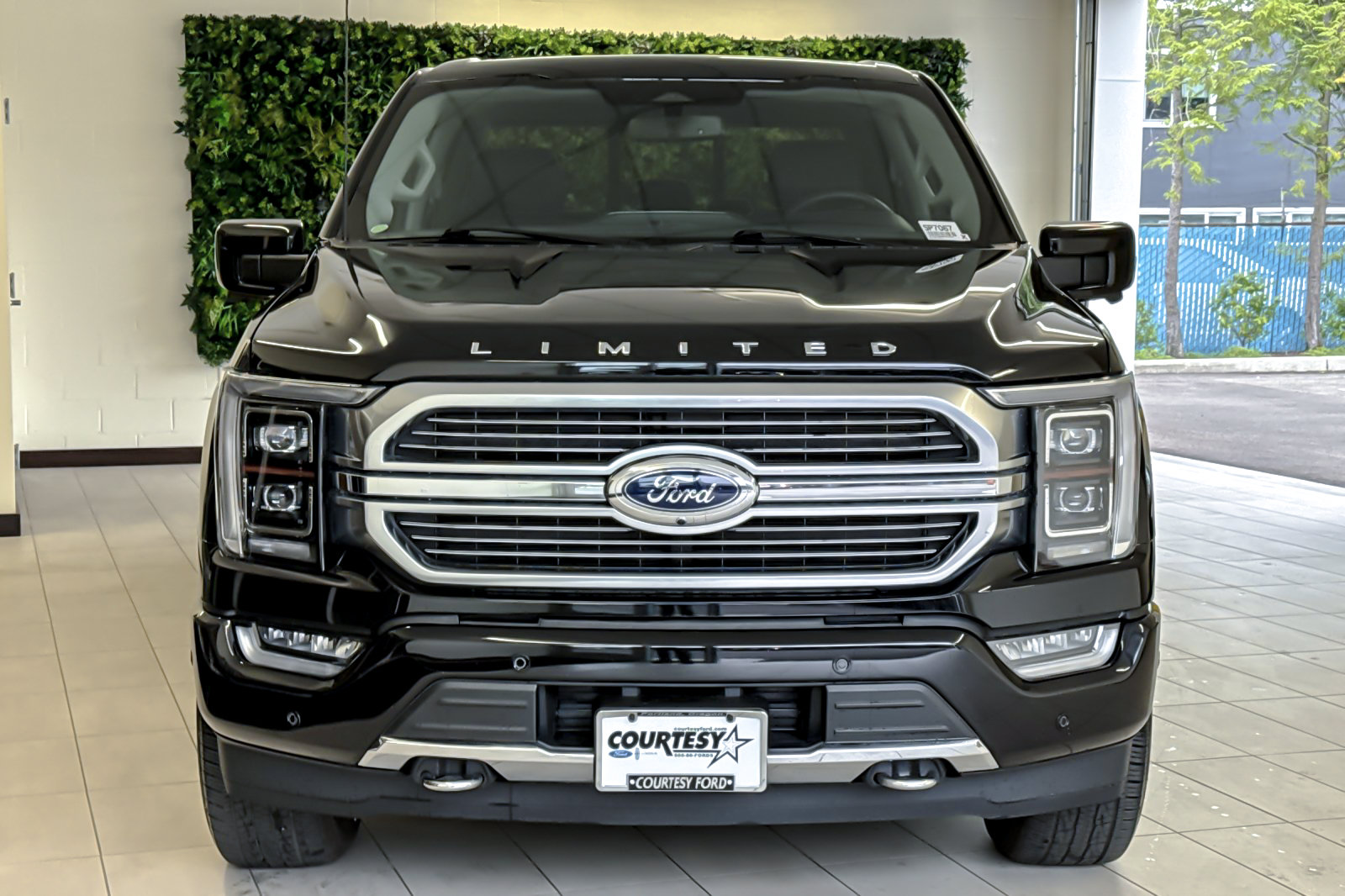 Certified 2022 Ford F150 Limited AWD/4WD image 9