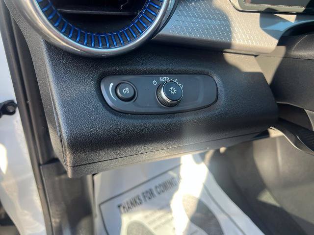Used 2025 Chevrolet Trax LT w/ LT Convenience Package FWD image 19