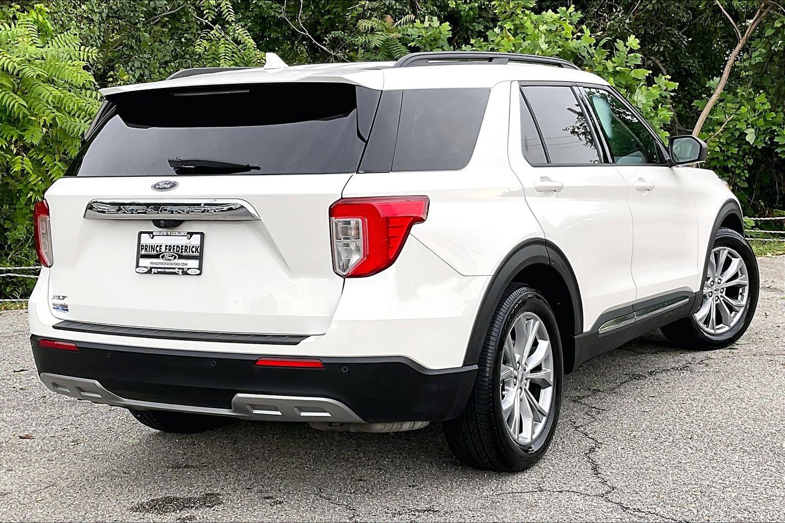 Certified 2020 Ford Explorer XLT w/ Equipment Group 202A RWD image 13