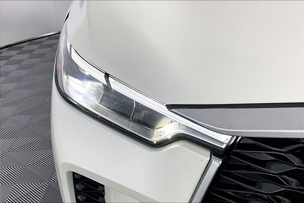 Used 2023 INFINITI QX60 Luxe FWD image 29