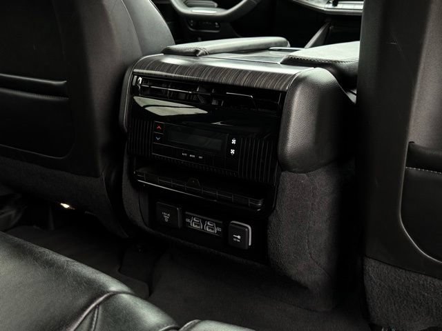 Used 2023 Jeep Wagoneer Series II AWD/4WD image 16