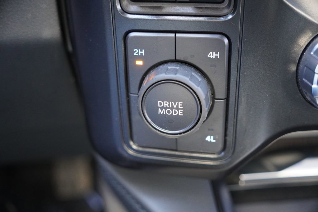 Certified 2025 Ford F450 Platinum w/ FX4 Off-Road Package image 33