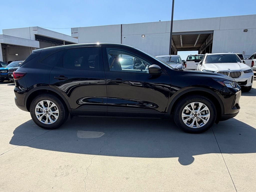 Certified 2025 Ford Escape Active FWD image 6