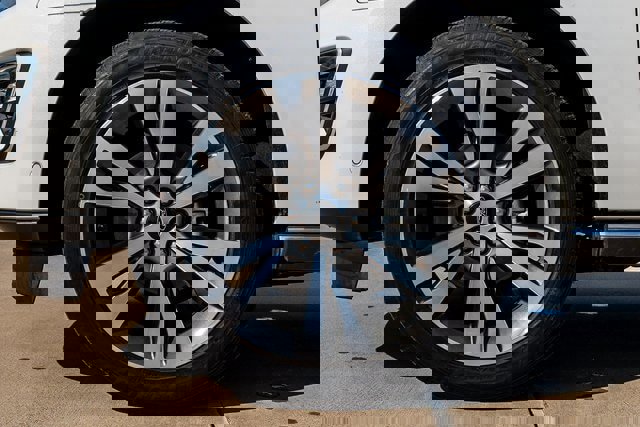 Certified 2020 Ford Expedition Limited w/ Equipment Group 302A image 6