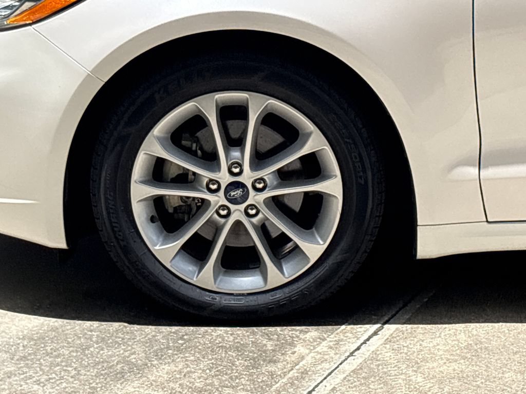 Certified 2020 Ford Fusion SE FWD image 11
