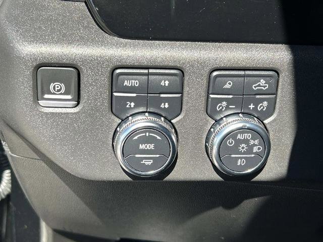 Used 2022 GMC Sierra 1500 Elevation w/ Elevation Premium Package AWD/4WD image 27