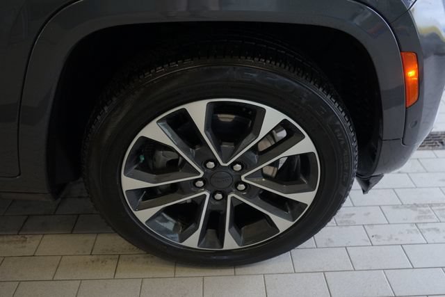 Used 2022 Jeep Grand Cherokee L Overland w/ Luxury Tech Group IV AWD/4WD image 16