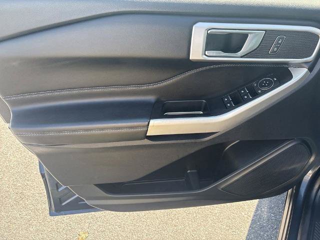 Certified 2022 Ford Explorer XLT w/ Equipment Group 202A AWD/4WD image 11