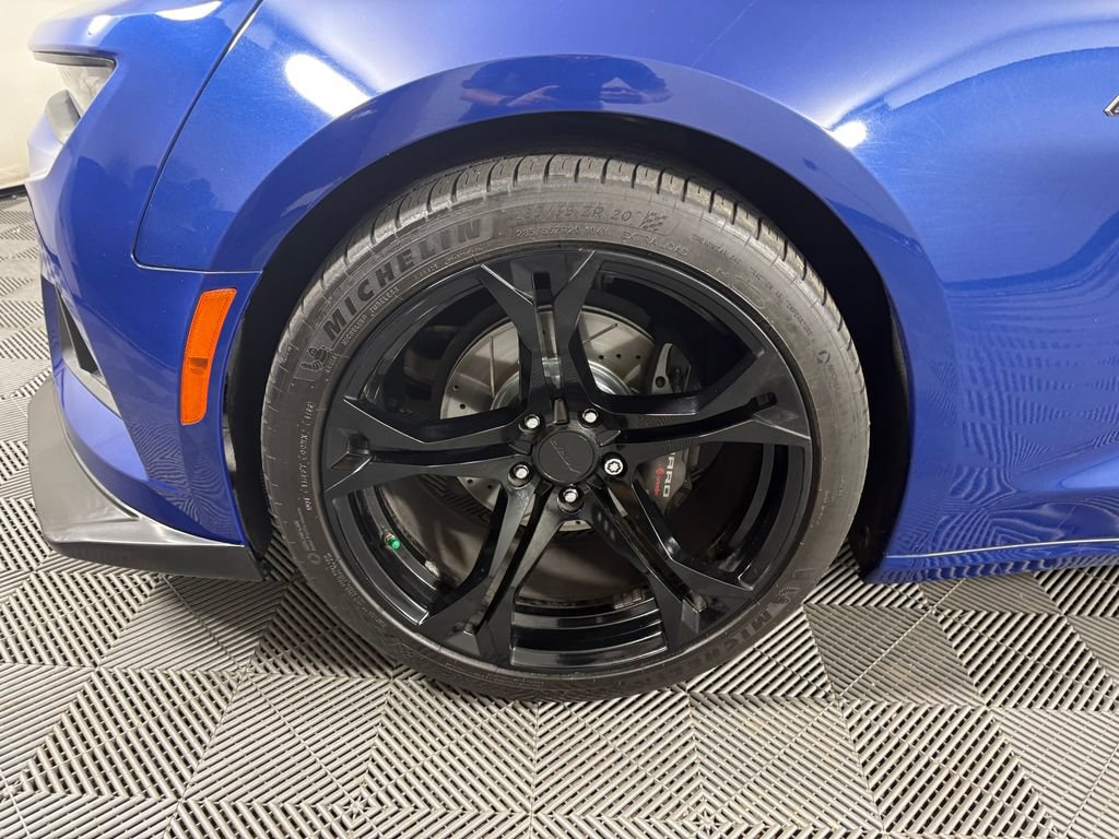 Used 2020 Chevrolet Camaro LT RWD image 10