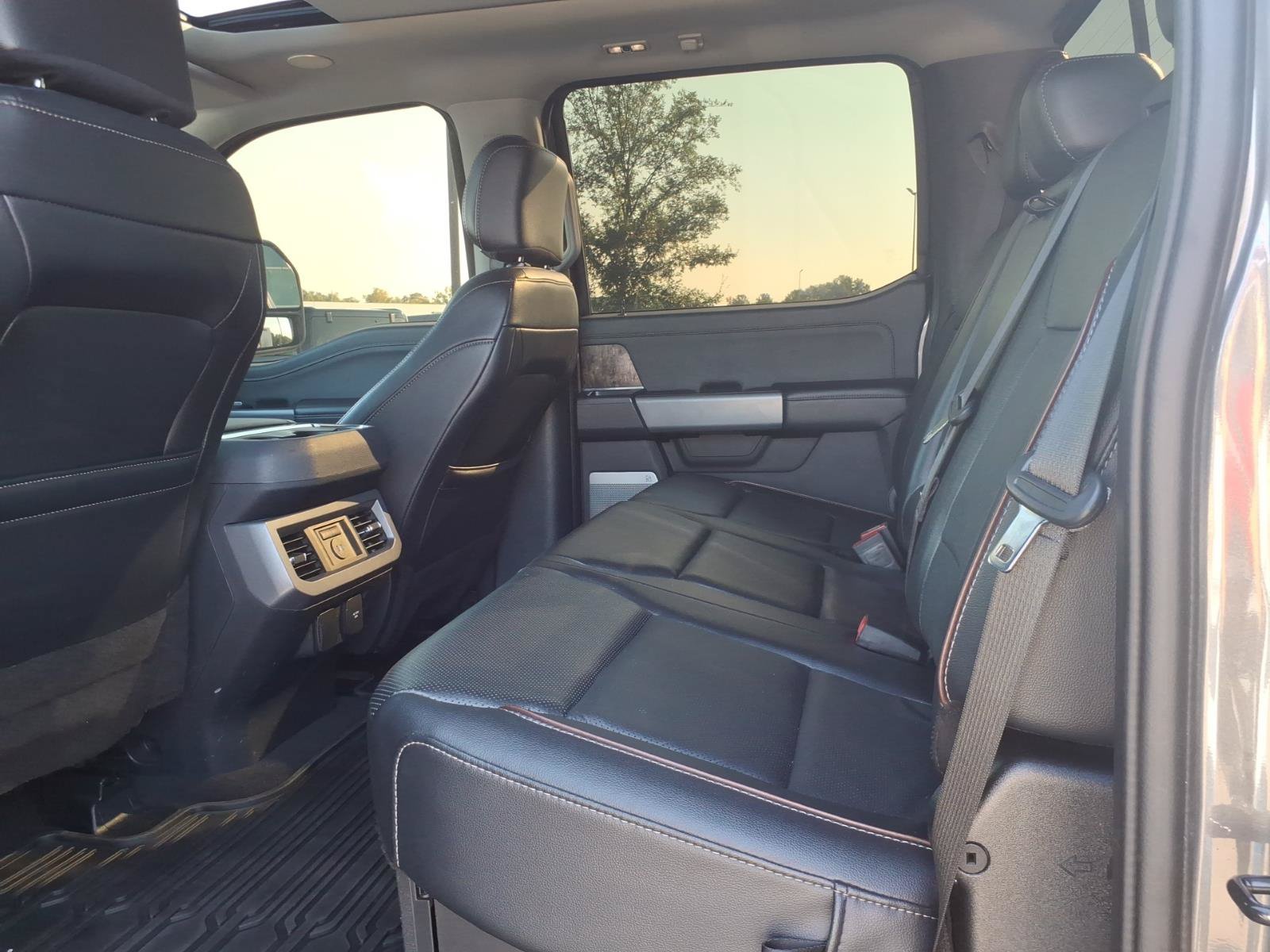 Certified 2024 Ford F250 Lariat w/ Lariat Ultimate Package AWD/4WD image 13