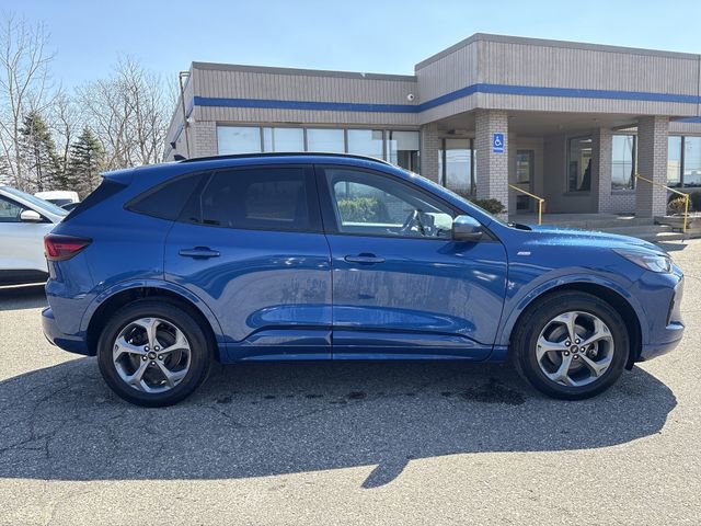 Certified 2023 Ford Escape ST-Line Select w/ Tech Pack #2 image 2