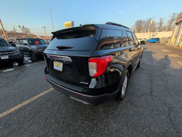 Certified 2023 Ford Explorer XLT w/ Equipment Group 202A image 5