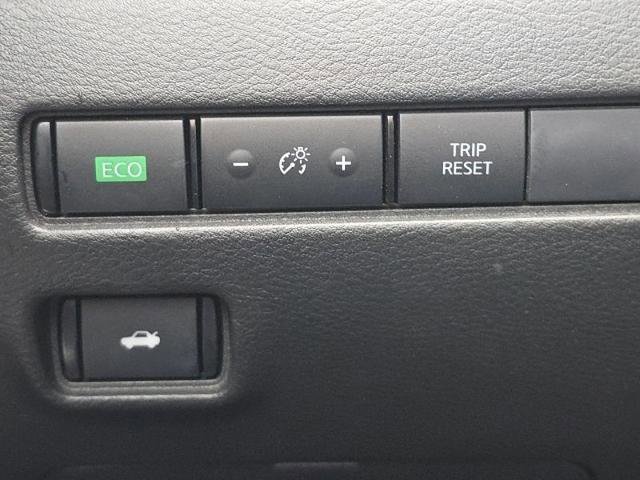 Used 2025 Nissan Sentra SR w/ SR Premium Package image 12