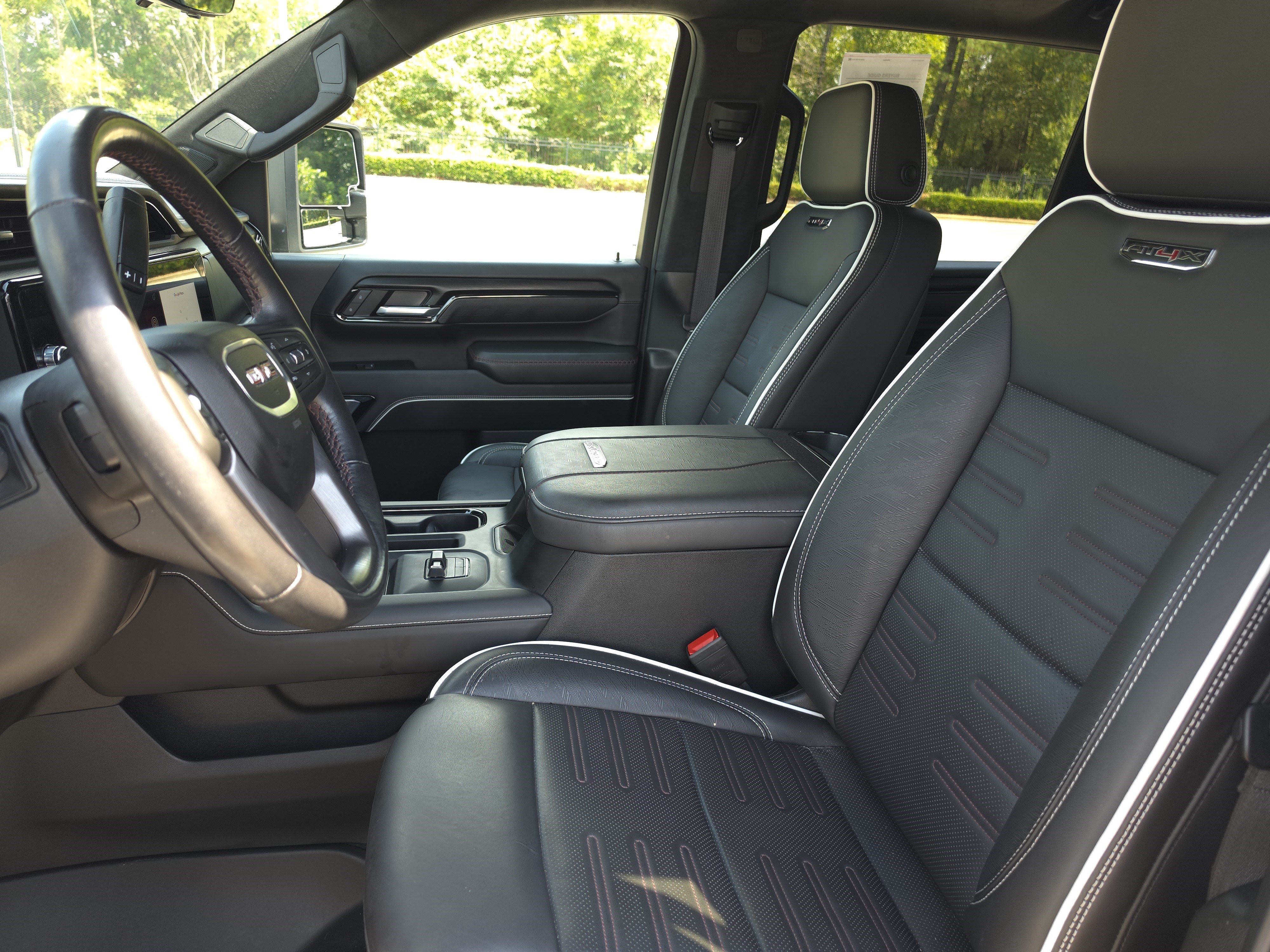 Used 2025 GMC Sierra 2500 AT4X AWD/4WD image 16