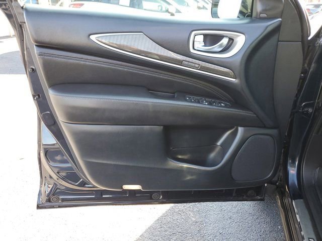 Used 2019 INFINITI QX60 Luxe w/ Essential Package image 19