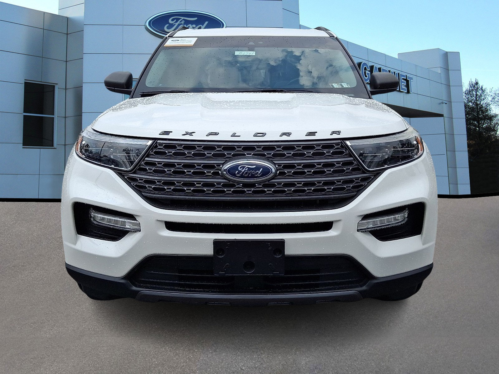 Certified 2021 Ford Explorer XLT w/ Equipment Group 202A AWD/4WD image 3