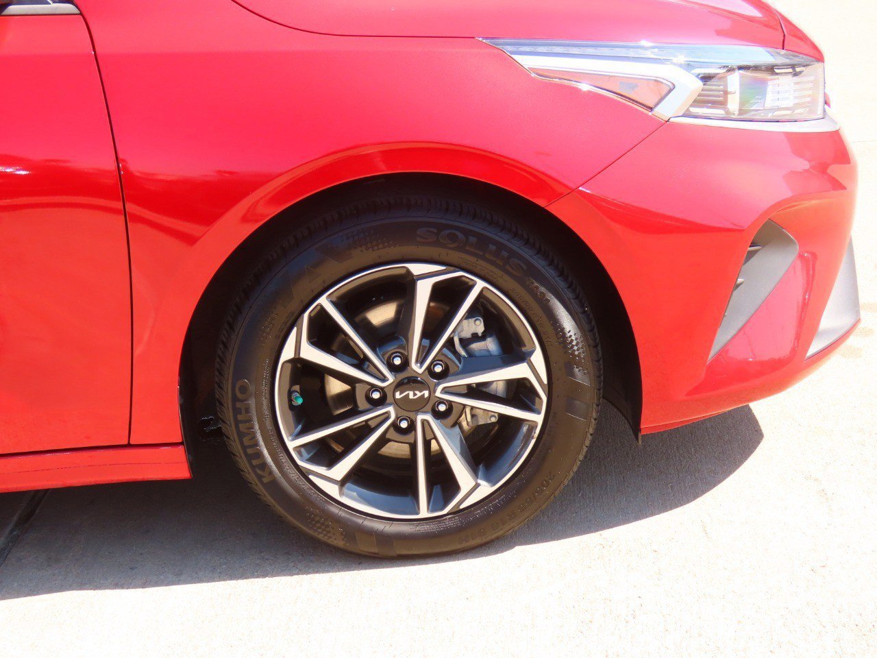 Used 2024 Kia Forte LXS image 13