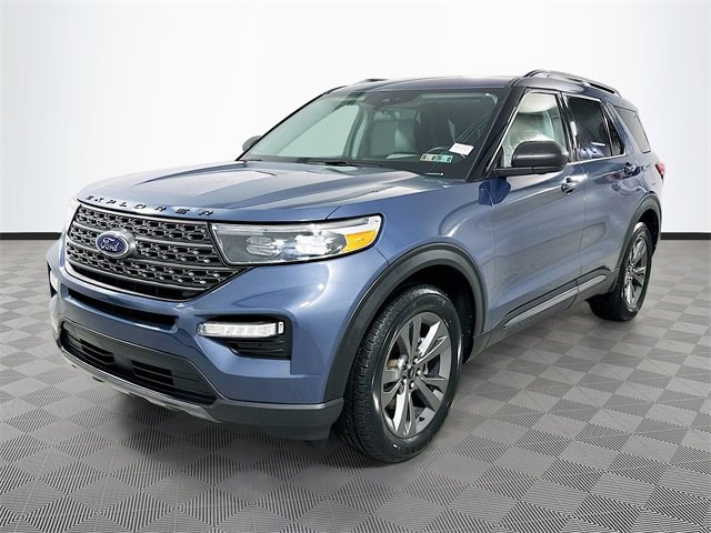 Certified 2021 Ford Explorer XLT w/ Equipment Group 202A image 3