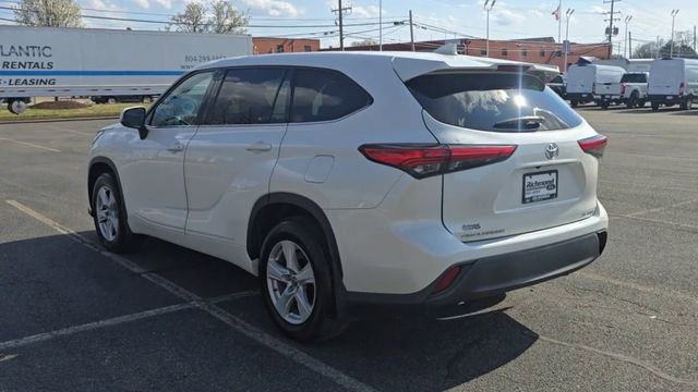 Used 2020 Toyota Highlander LE image 4