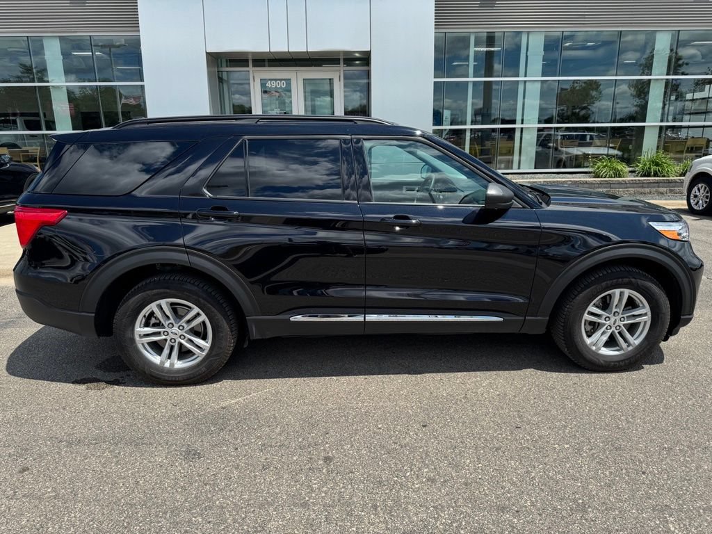 Certified 2024 Ford Explorer XLT w/ Equipment Group 202A AWD/4WD image 40