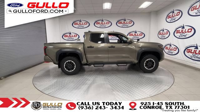 Used 2024 Toyota Tacoma TRD Off-Road AWD/4WD image 9