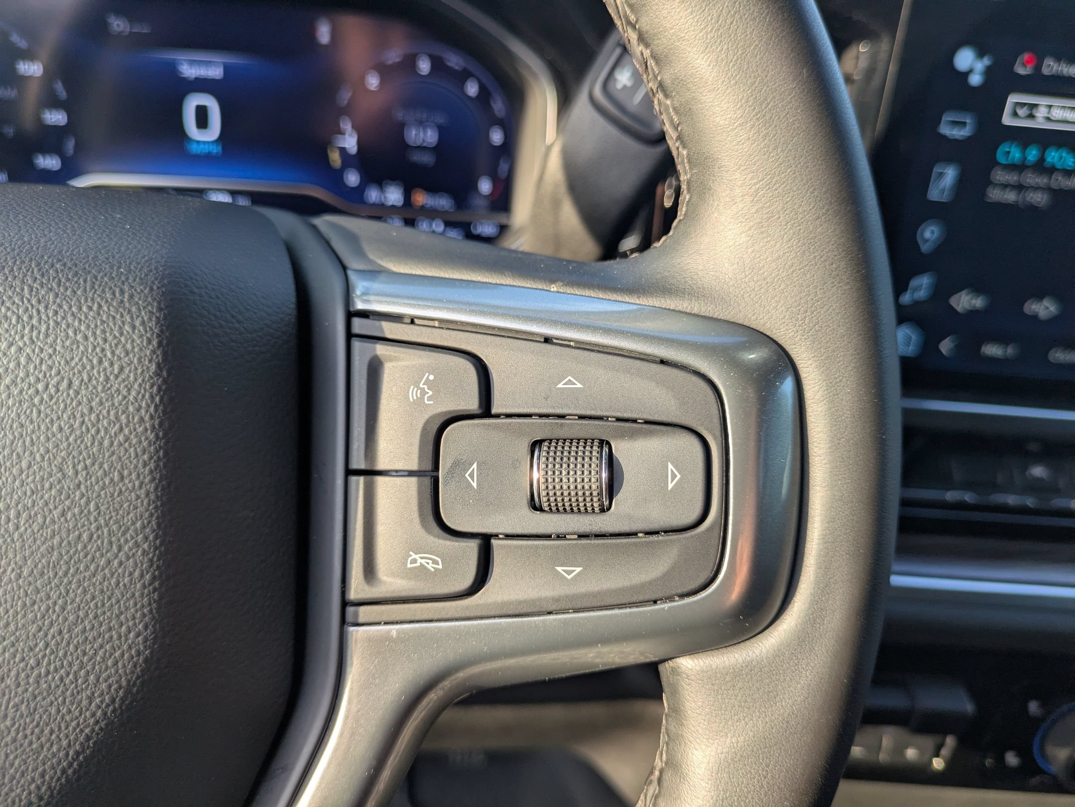 Used 2023 Chevrolet Silverado 1500 LT AWD/4WD image 19