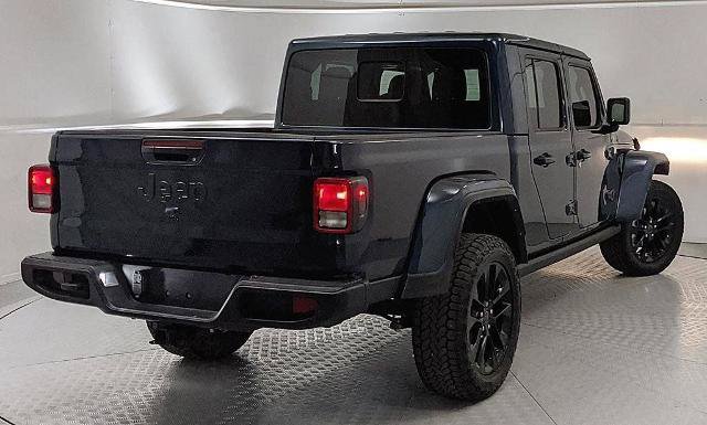 Used 2025 Jeep Gladiator Sport AWD/4WD image 3
