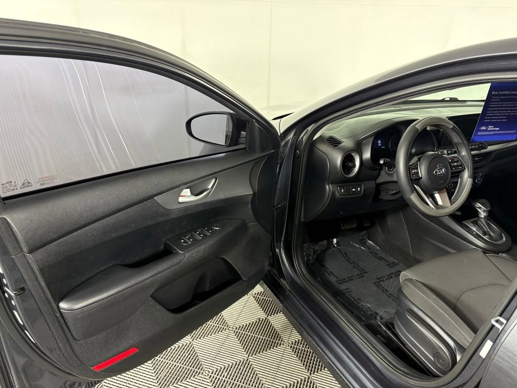Used 2019 Kia Forte LXS image 12