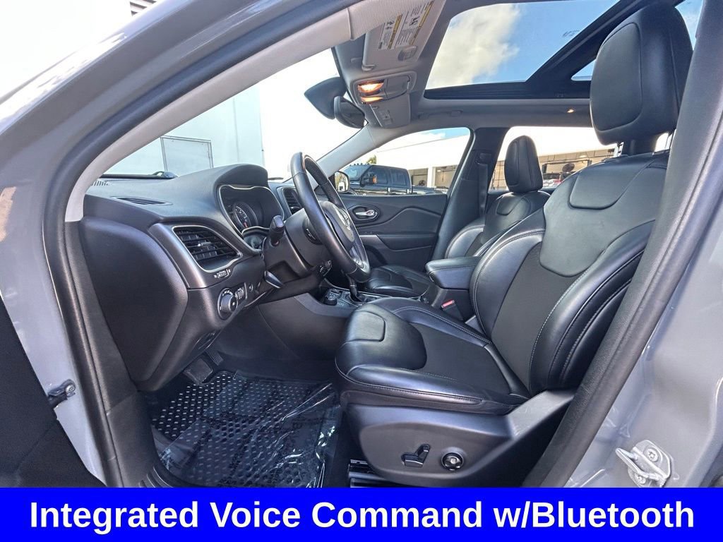 Used 2020 Jeep Cherokee Latitude Plus w/ Comfort/Convenience Group AWD/4WD image 10