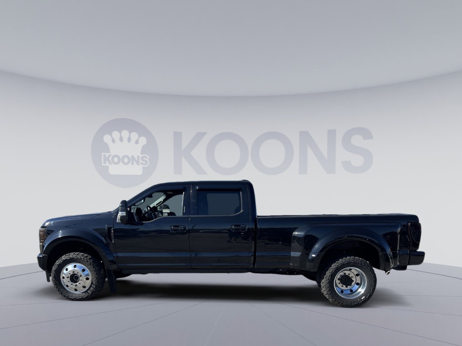 Certified 2020 Ford F450 Platinum w/ FX4 Off-Road Package AWD/4WD image 13