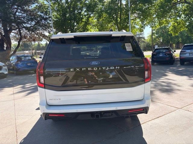 Certified 2025 Ford Expedition Active AWD/4WD image 5