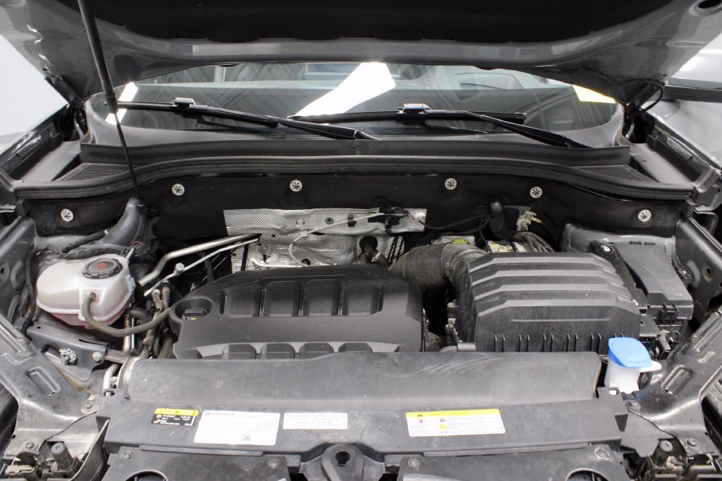 Used 2024 Volkswagen Atlas Cross Sport SEL Premium R-Line AWD/4WD image 18