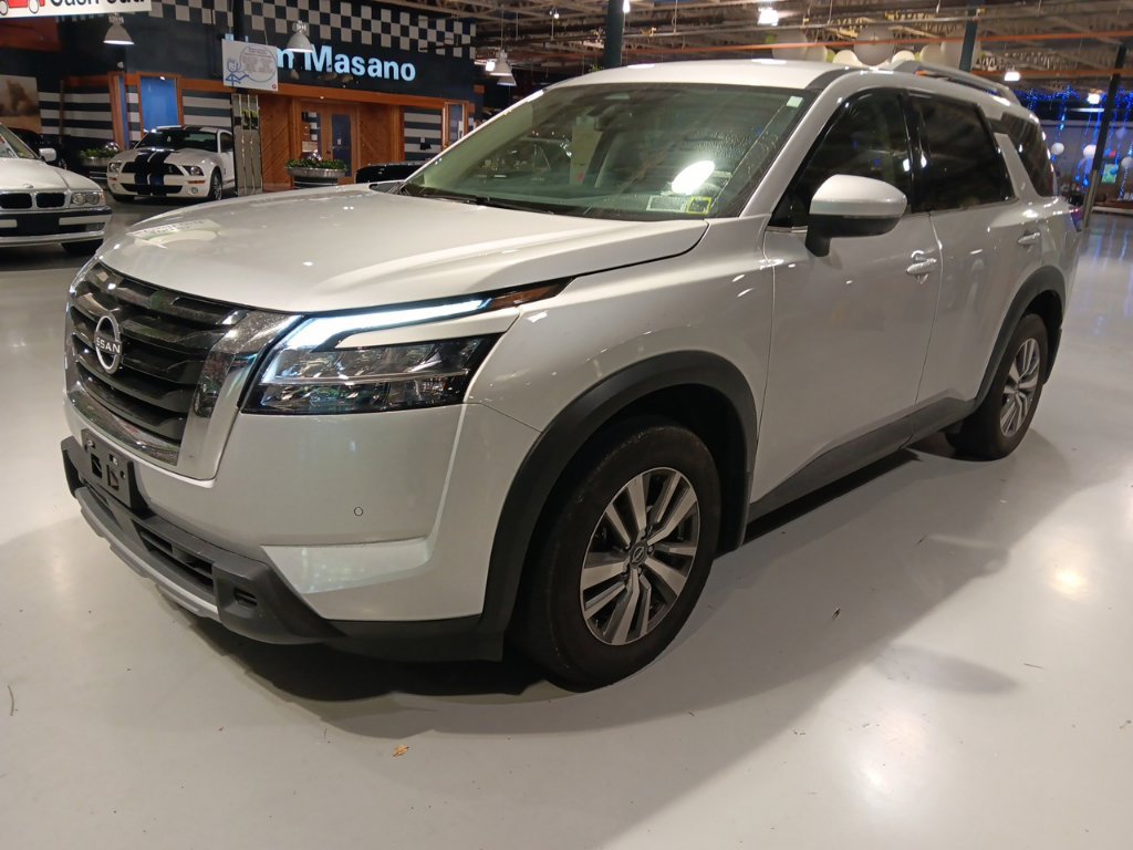 Used 2024 Nissan Pathfinder SL AWD/4WD image 8