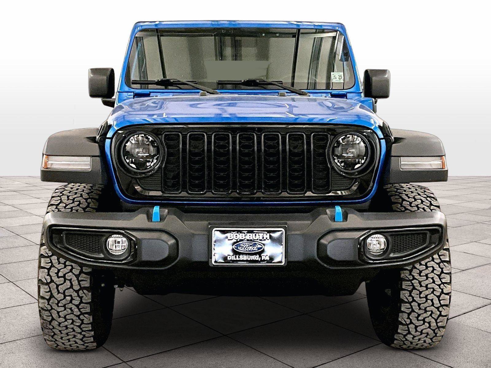 Used 2024 Jeep Wrangler Unlimited AWD/4WD image 3