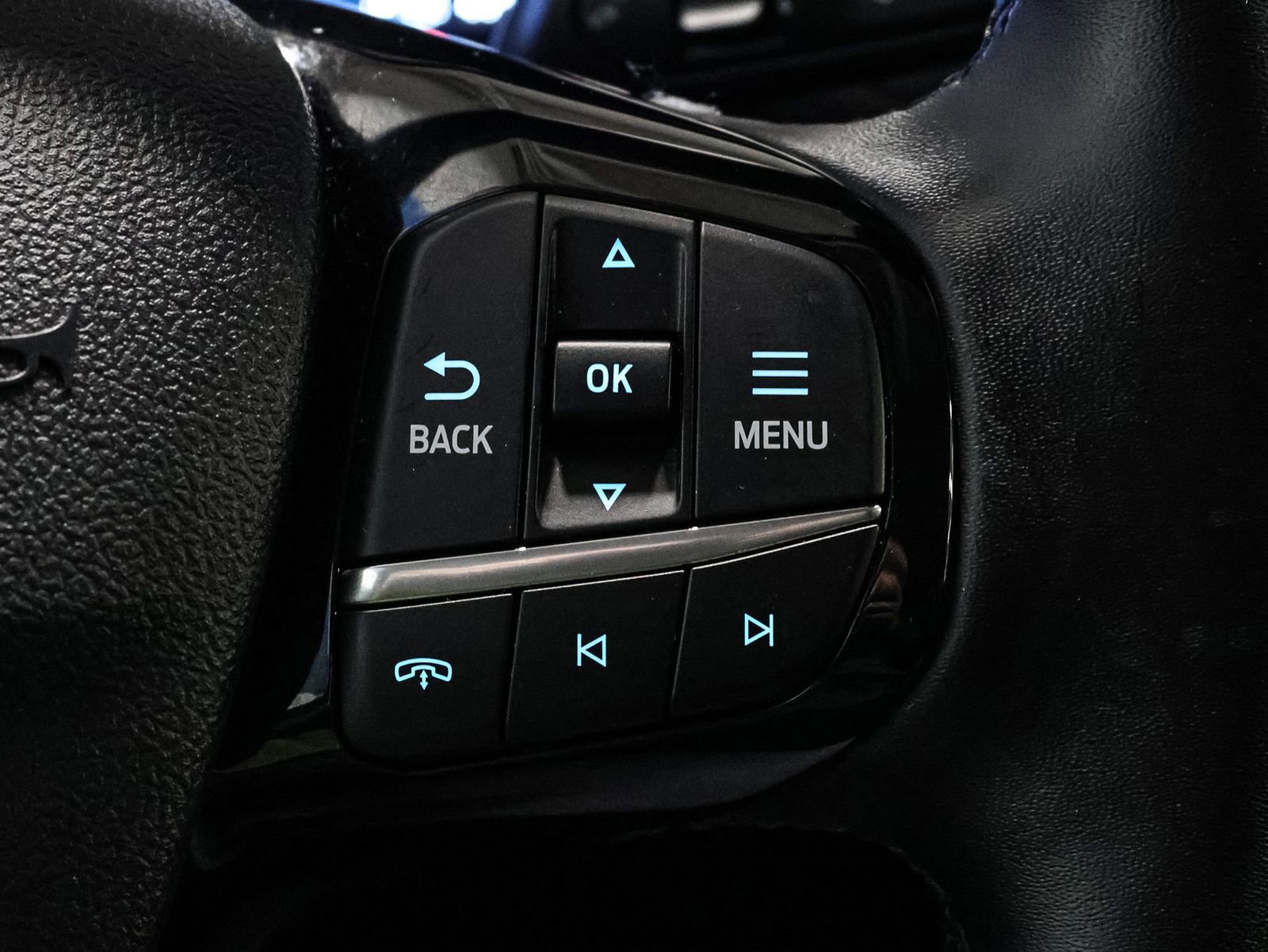 Certified 2025 Ford Escape Platinum AWD/4WD image 34