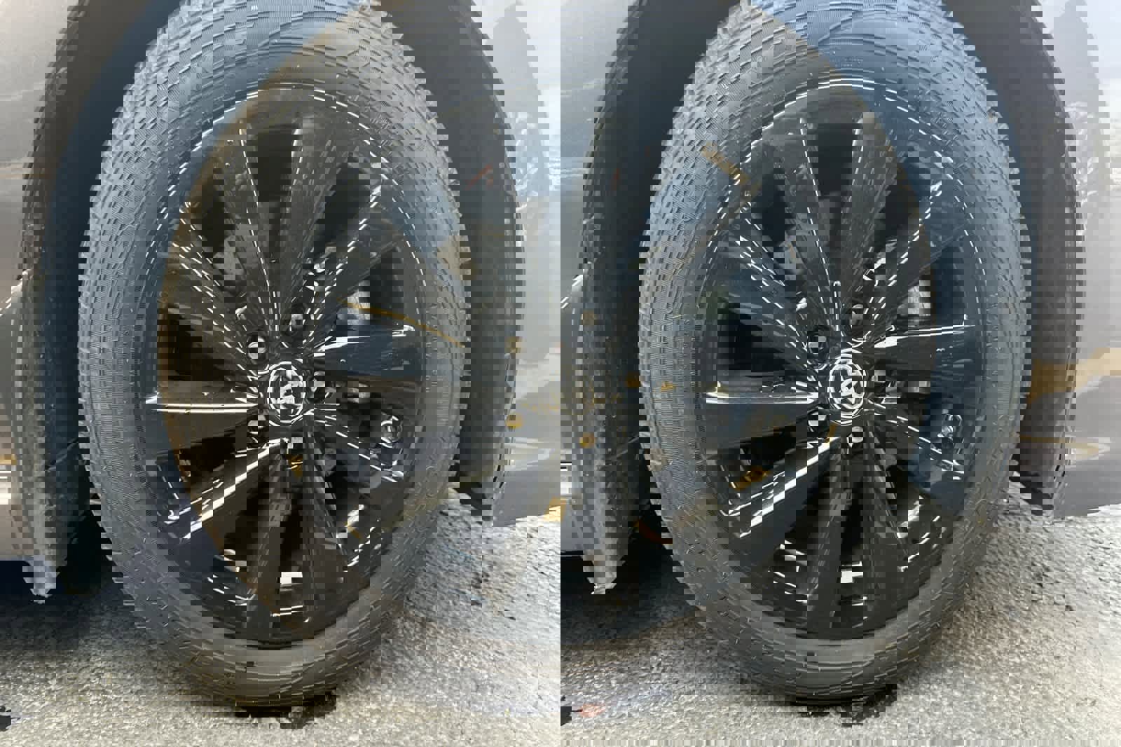 Used 2024 Toyota Camry SE image 11