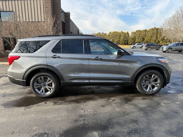 Certified 2022 Ford Explorer XLT w/ Equipment Group 202A image 5