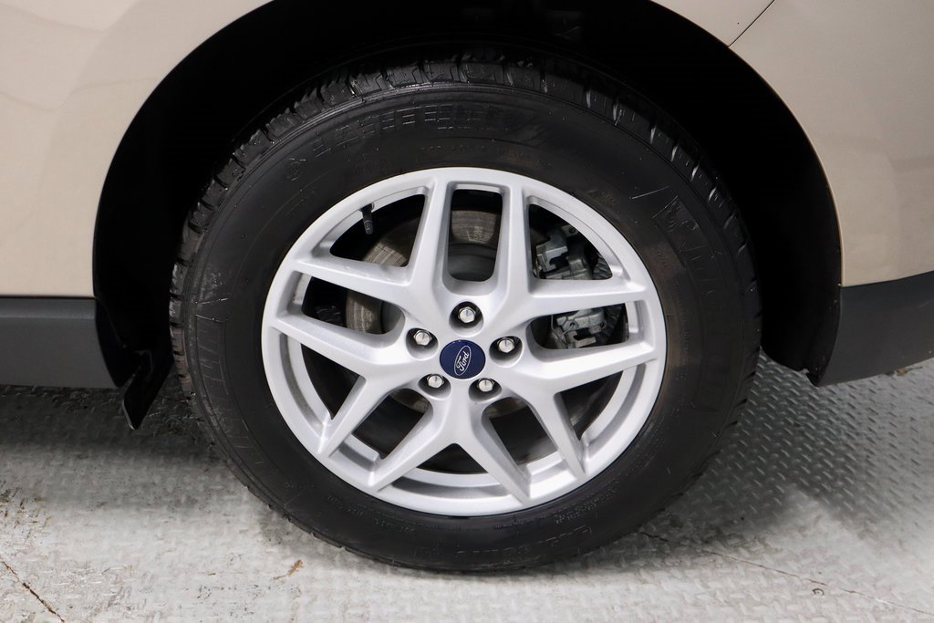 Certified 2021 Ford Edge SE image 18