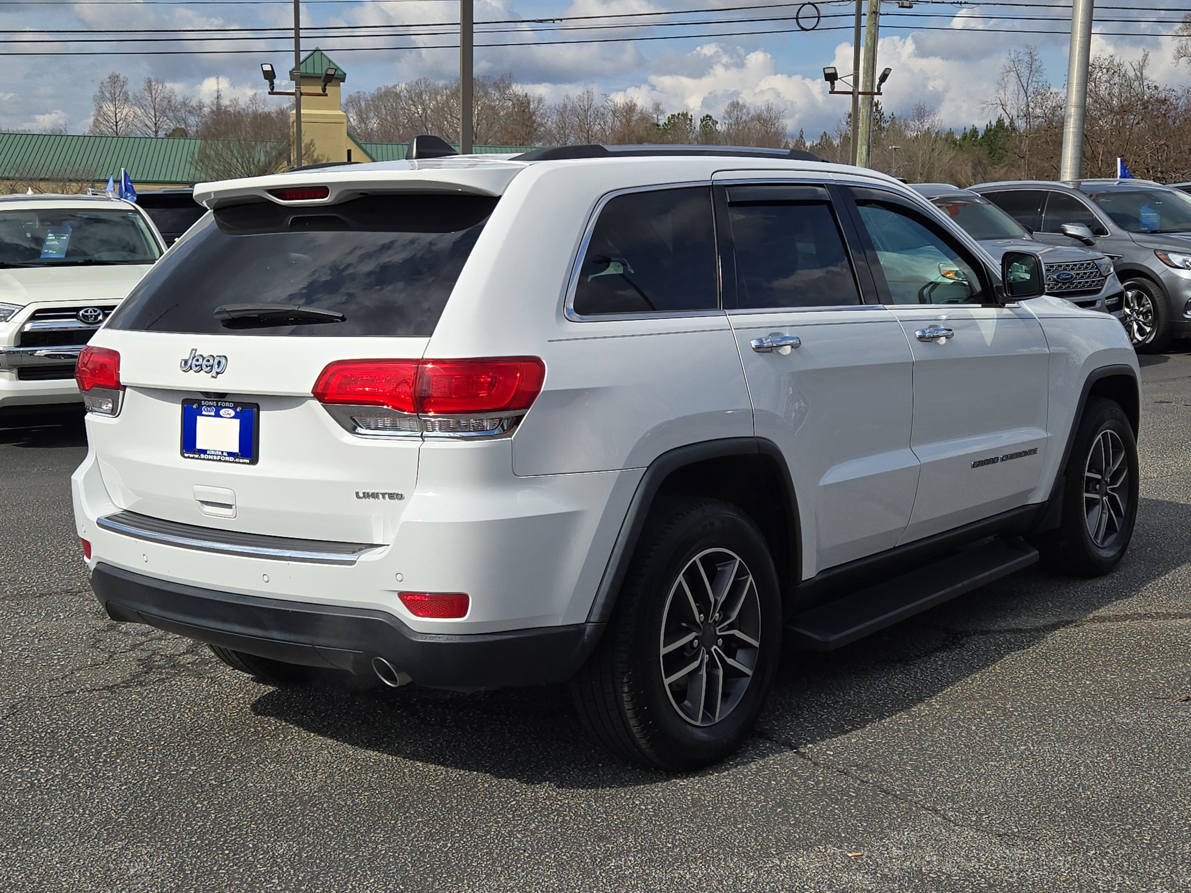 Used 2019 Jeep Grand Cherokee Limited w/ Luxury Group II image 4