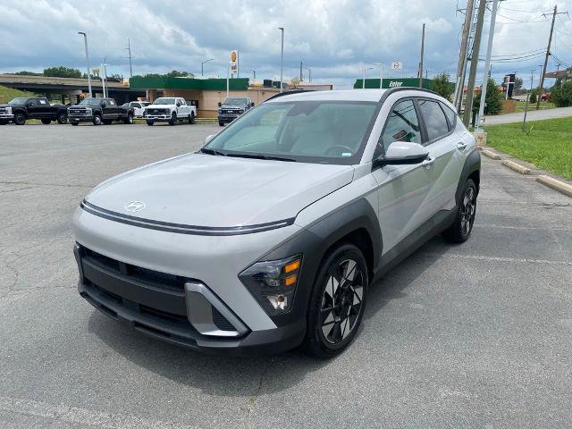 Used 2025 Hyundai Kona SEL FWD image 3