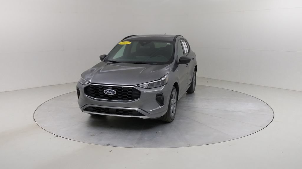 Certified 2023 Ford Escape ST-Line w/ Tech Pack #1 AWD/4WD image 8